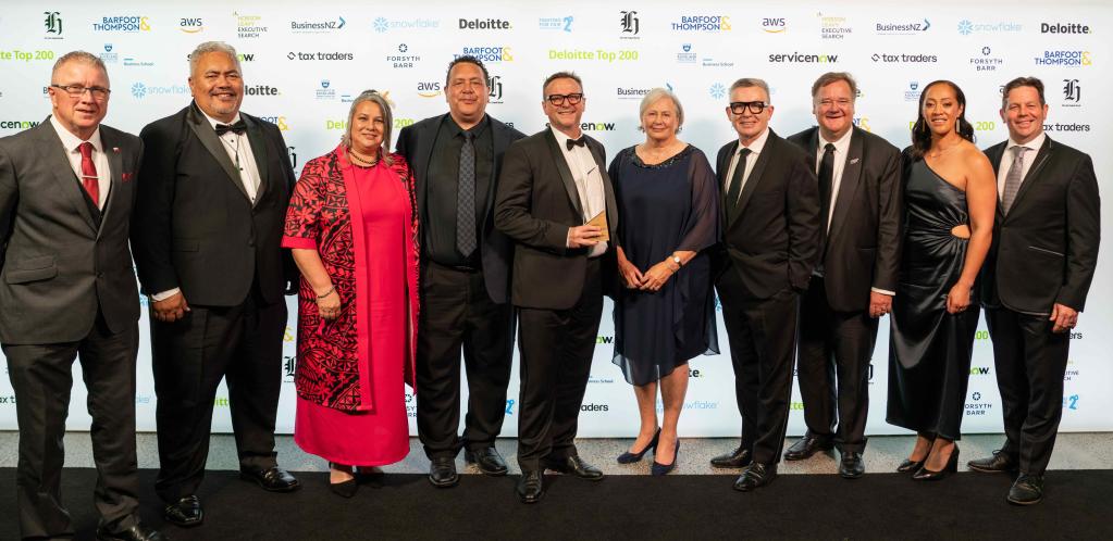 Port of Auckland team accepting the Diversity & Inclusion Leadership award 