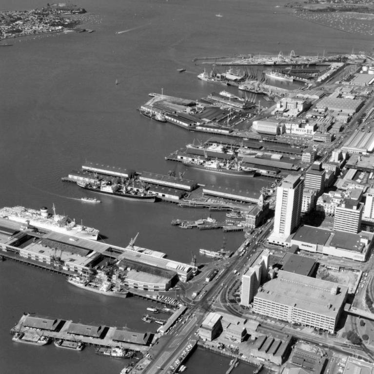 Auckland Port 1977.jpg