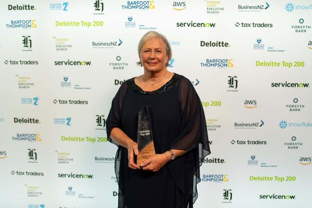 Jan Dawson with the Chairperson of the Year Award 